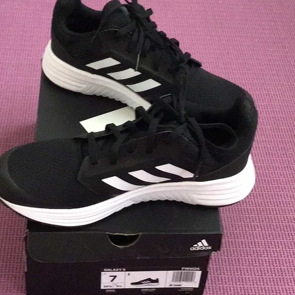 Adidas woman shoes NWT
